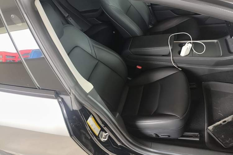 Used Tesla Model 3 2022 Rear-Wheel-Drive Version Right Front Seat