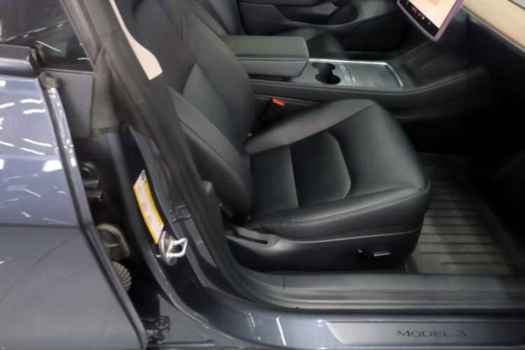 Used Tesla Model 3 2022 Rear-Wheel-Drive Version Right Front Seat
