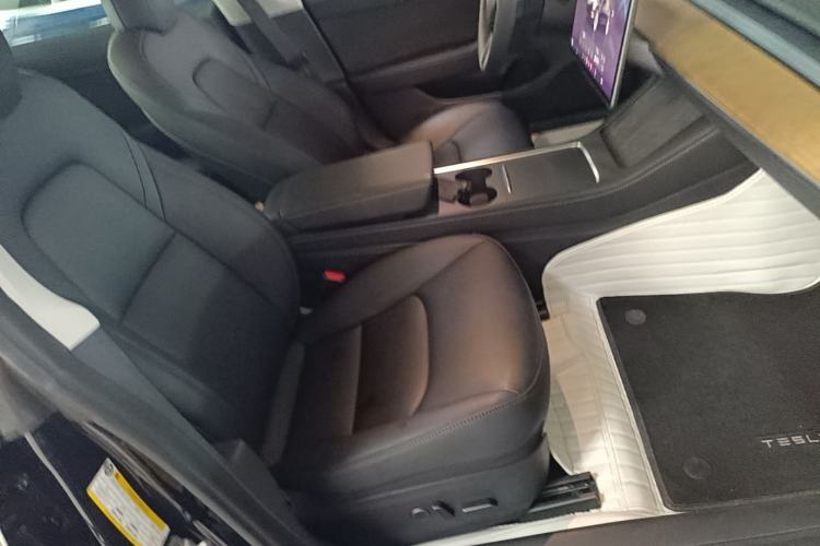 Used Tesla Model 3 2022 Rear-Wheel-Drive Version Right Front Seat
