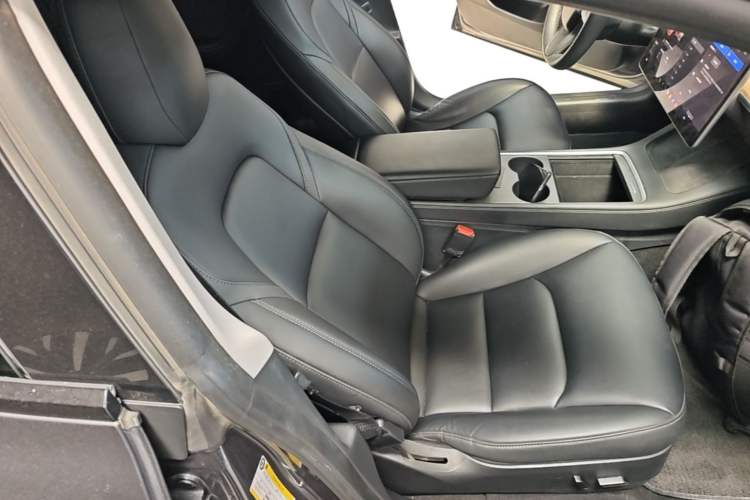 Used Tesla Model 3 2022 Performance High-Performance All-Wheel-Drive Version Right Front Seat