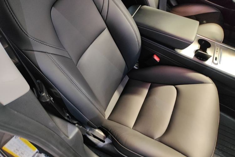 Used Tesla Model 3 2022 Rear-Wheel-Drive Version Right Front Seat