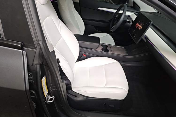Used Tesla Model 3 2022 Rear-Wheel-Drive Version Right Front Seat