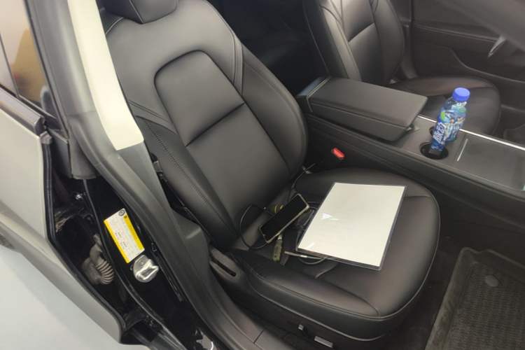 Used Tesla Model 3 2022 Rear-Wheel-Drive Version Right Front Seat
