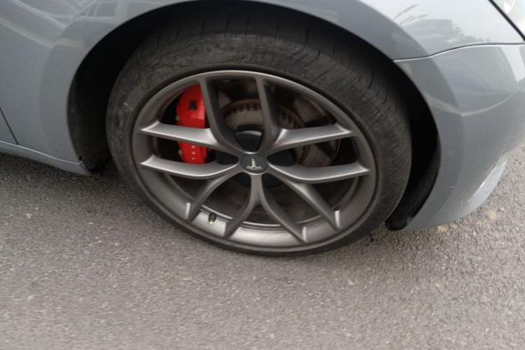 Used Tesla Model 3 2022 Performance High-Performance All-Wheel-Drive Version Right Front Wheel Hub