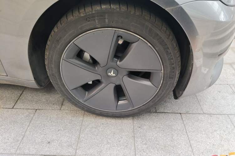 Used Tesla Model 3 2022 Rear-Wheel-Drive Version Right Front Wheel Hub