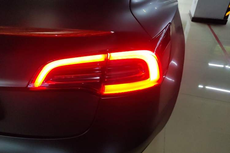 Used Tesla Model 3 2022 Rear-Wheel-Drive Version Right Rear Taillight