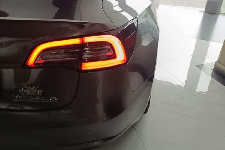 Used Tesla Model 3 2022 Rear-Wheel-Drive Version Right Rear Taillight