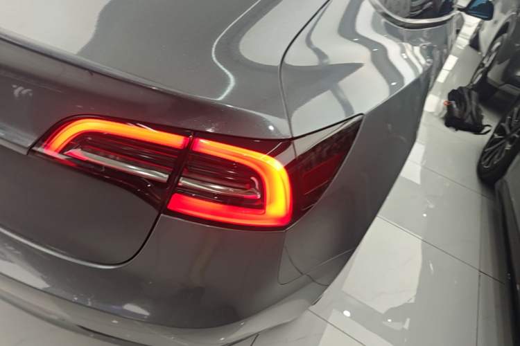 Used Tesla Model 3 2022 Rear-Wheel-Drive Version Right Rear Taillight