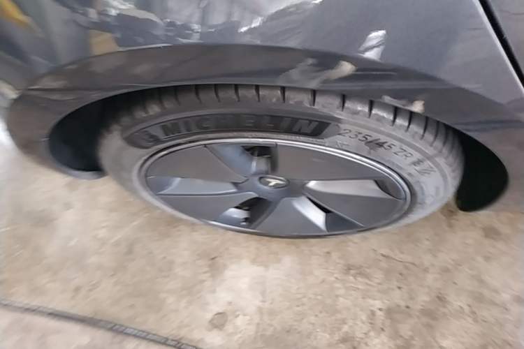 Used Tesla Model 3 2022 Rear-Wheel-Drive Version Right Rear Wheel Hub