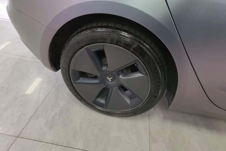 Used Tesla Model 3 2022 Rear-Wheel-Drive Version Right Rear Wheel Hub