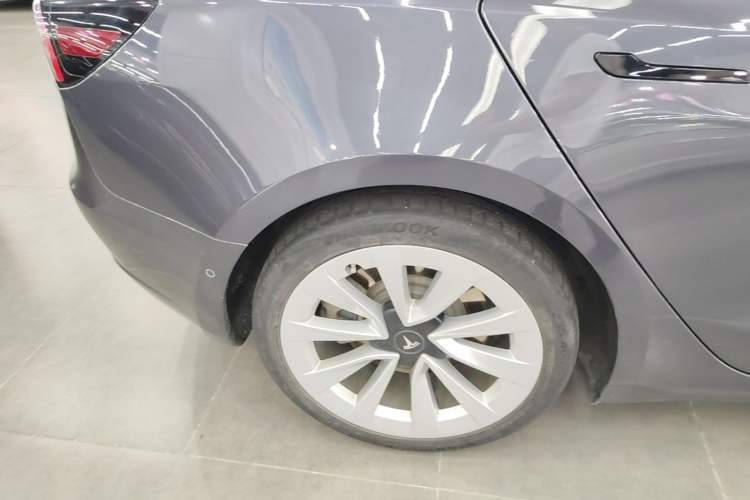 Used Tesla Model 3 2022 Rear-Wheel-Drive Version Right Rear Wheel Hub
