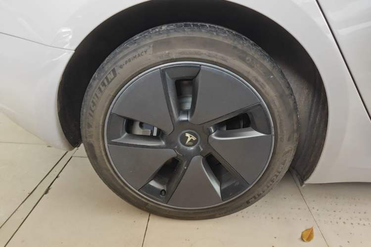Used Tesla Model 3 2022 Rear-Wheel-Drive Version Right Rear Wheel Hub