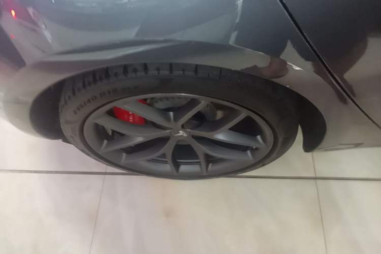 Used Tesla Model 3 2022 Performance High-Performance All-Wheel-Drive Version Right Rear Wheel Hub