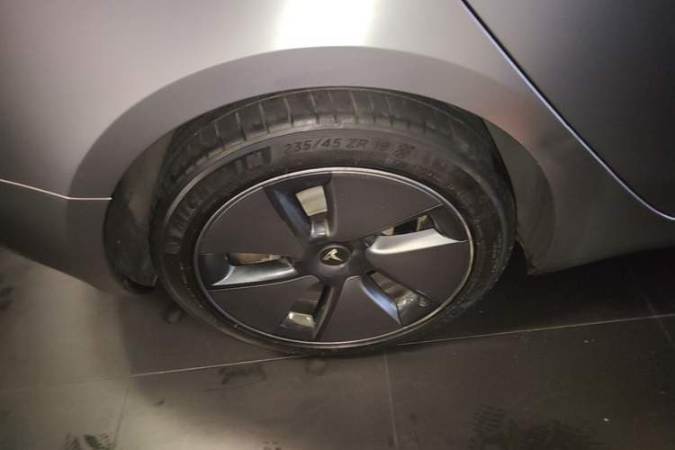Used Tesla Model 3 2022 Rear-Wheel-Drive Version Right Rear Wheel Hub