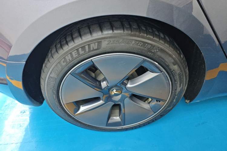 Used Tesla Model 3 2022 Rear-Wheel-Drive Version Right Rear Wheel Hub