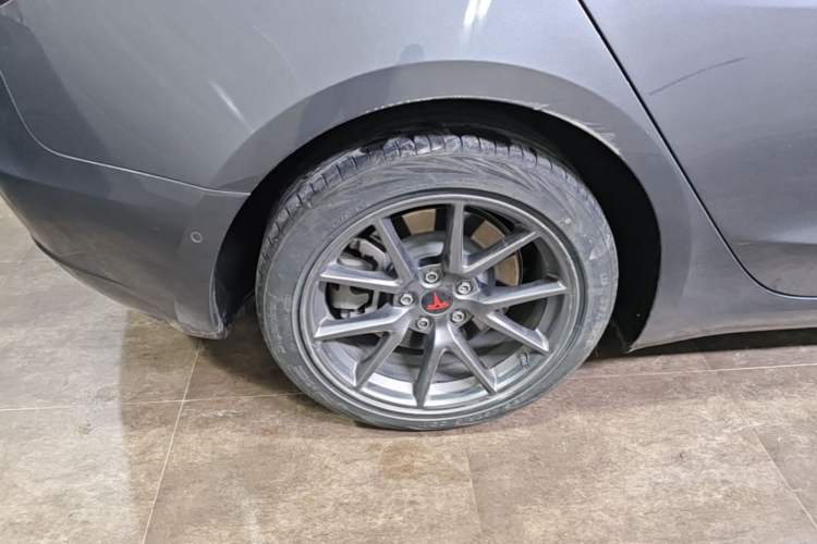 Used Tesla Model 3 2022 Rear-Wheel-Drive Version Right Rear Wheel Hub