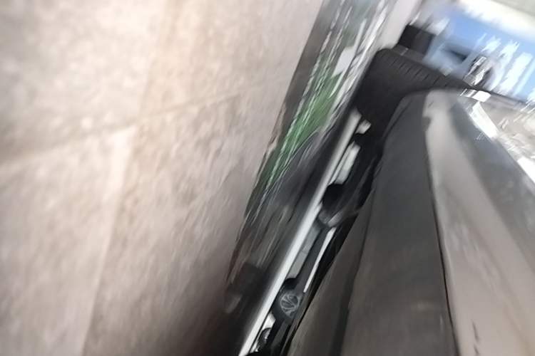Used Tesla Model 3 2022 Performance High-Performance All-Wheel-Drive Version Right Side Sill