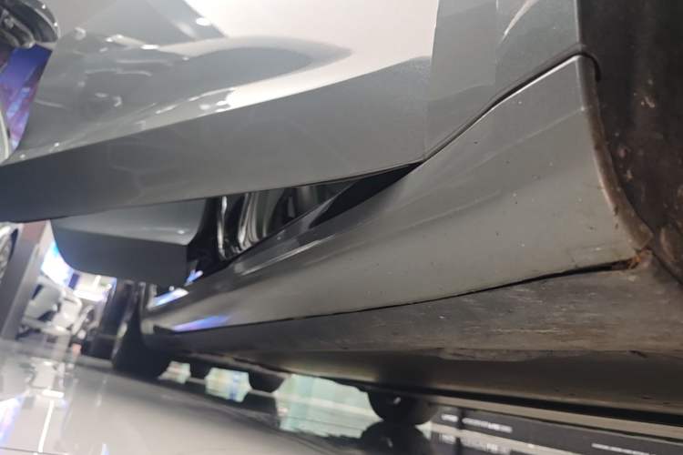 Used Tesla Model 3 2022 Rear-Wheel-Drive Version Right Side Sill
