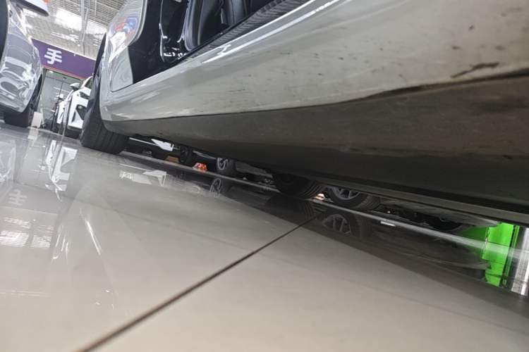 Used Tesla Model 3 2022 Rear-Wheel-Drive Version Right Side Sill