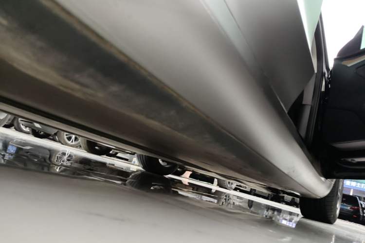 Used Tesla Model 3 2022 Rear-Wheel-Drive Version Right Side Sill