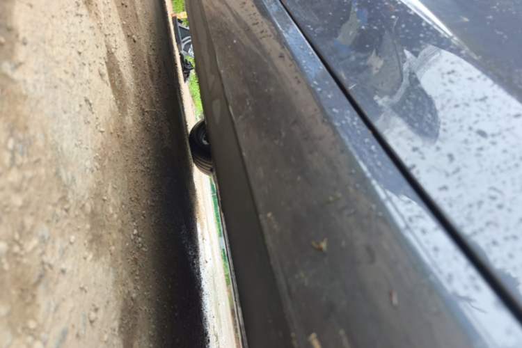 Used Tesla Model 3 2022 Rear-Wheel-Drive Version Right Side Sill