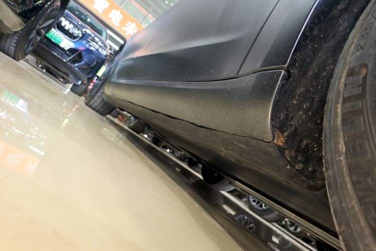 Used Tesla Model 3 2022 Rear-Wheel-Drive Version Right Side Sill