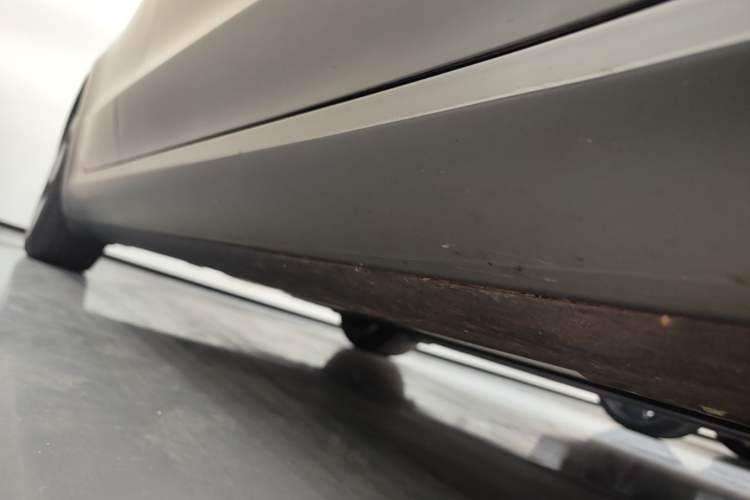 Used Tesla Model 3 2022 Rear-Wheel-Drive Version Right Side Sill