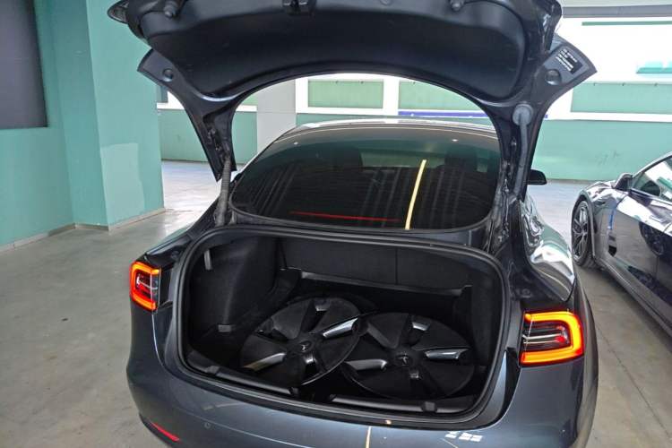 Used Tesla Model 3 2022 Rear-Wheel-Drive Version Trunk