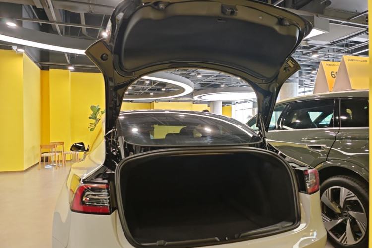 Used Tesla Model 3 2022 Rear-Wheel-Drive Version Trunk