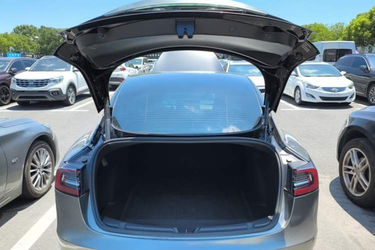 Used Tesla Model 3 2022 Rear-Wheel-Drive Version Trunk