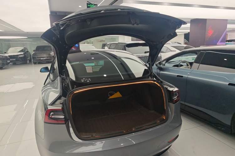 Used Tesla Model 3 2022 Rear-Wheel-Drive Version Trunk