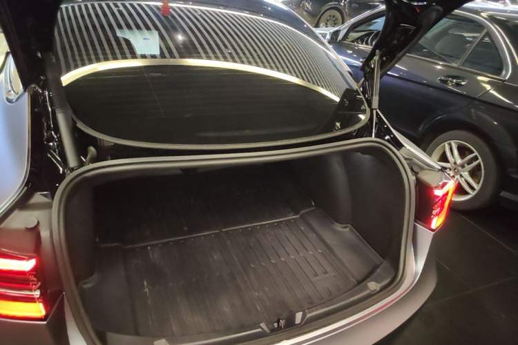 Used Tesla Model 3 2022 Rear-Wheel-Drive Version Trunk