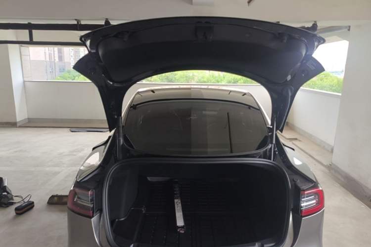 Used Tesla Model 3 2022 Rear-Wheel-Drive Version Trunk