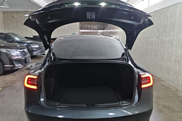 Used Tesla Model 3 2022 Rear-Wheel-Drive Version Trunk
