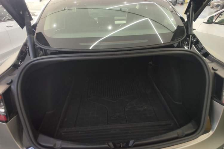 Used Tesla Model 3 2022 Rear-Wheel-Drive Version Trunk