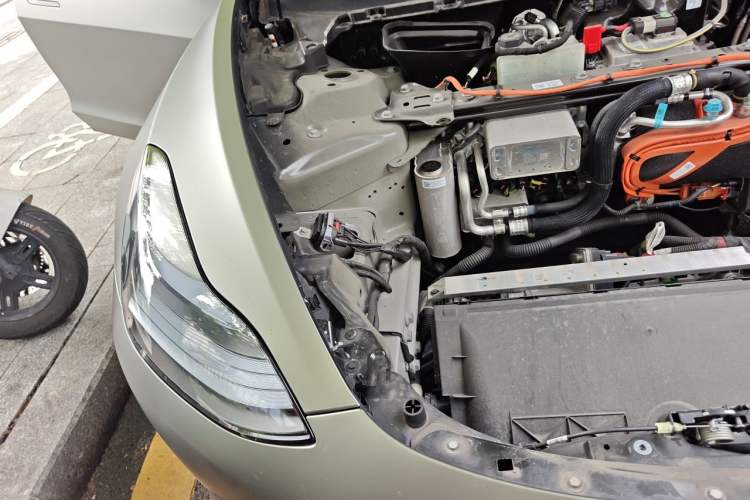 Used Tesla Model 3 2022 Rear-Wheel-Drive Version Engine Bay Right
