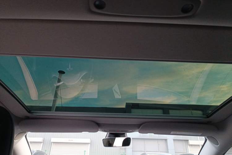 Used Tesla Model 3 2022 Rear-Wheel-Drive Version Headliner