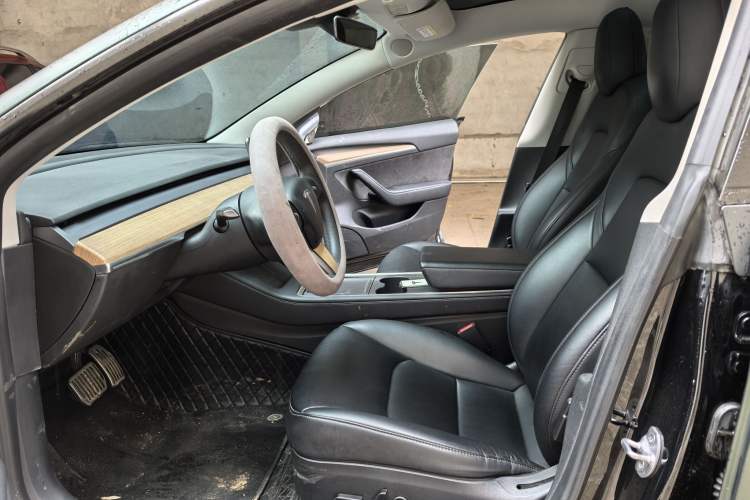 Used Tesla Model 3 2022 Rear-Wheel-Drive Version Interior 2