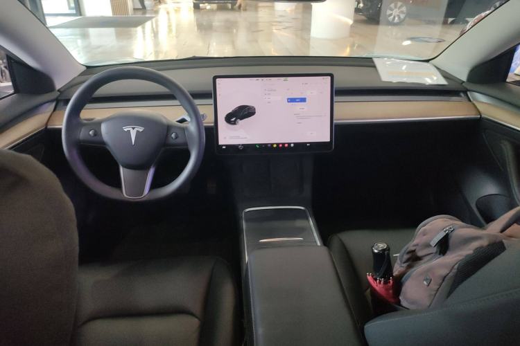Used Tesla Model 3 2022 Rear-Wheel-Drive Version Interior 2