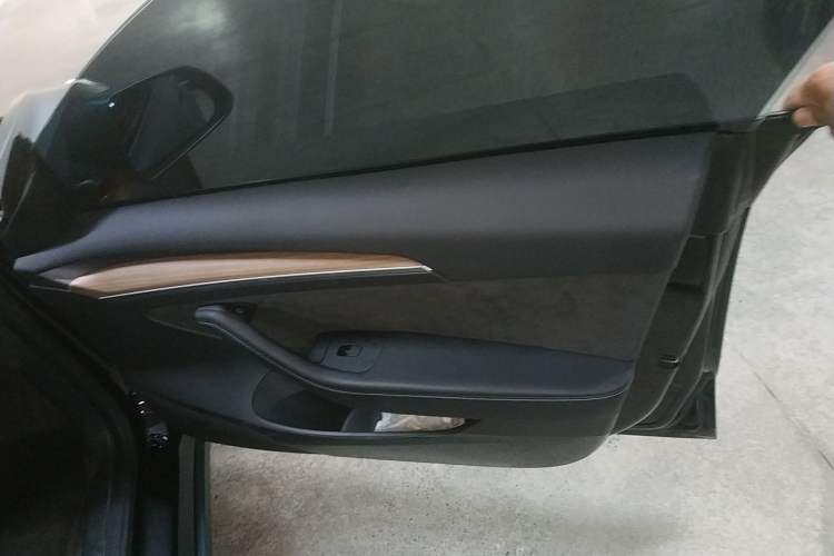Used Tesla Model 3 2022 Rear-Wheel-Drive Version Interior 5