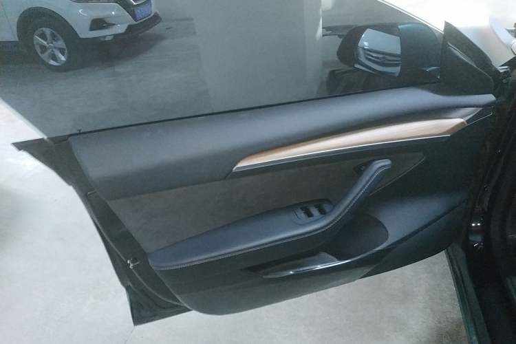 Used Tesla Model 3 2022 Rear-Wheel-Drive Version Interior 7