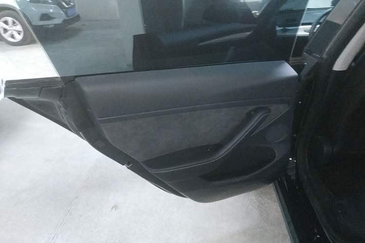 Used Tesla Model 3 2022 Rear-Wheel-Drive Version Interior 8