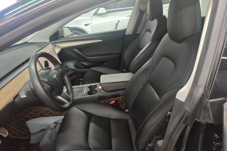 Used Tesla Model 3 2022 Rear-Wheel-Drive Version Left Front Seat