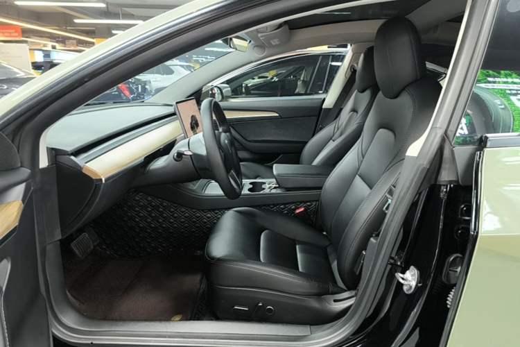 Used Tesla Model 3 2022 Rear-Wheel-Drive Version Left Front Seat