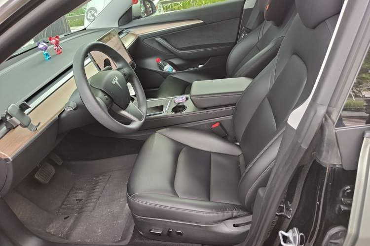 Used Tesla Model 3 2022 Rear-Wheel-Drive Version Left Front Seat