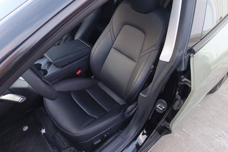 Used Tesla Model 3 2022 Rear-Wheel-Drive Version Left Front Seat