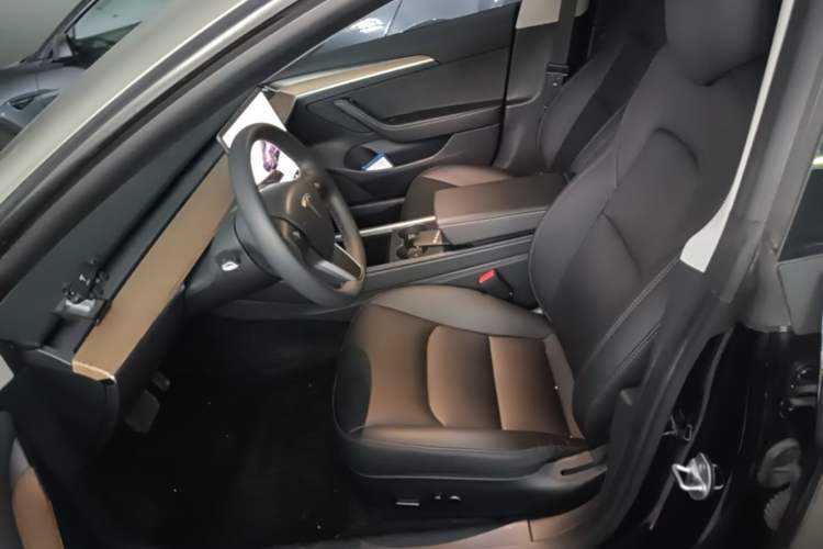 Used Tesla Model 3 2022 Rear-Wheel-Drive Version Left Front Seat