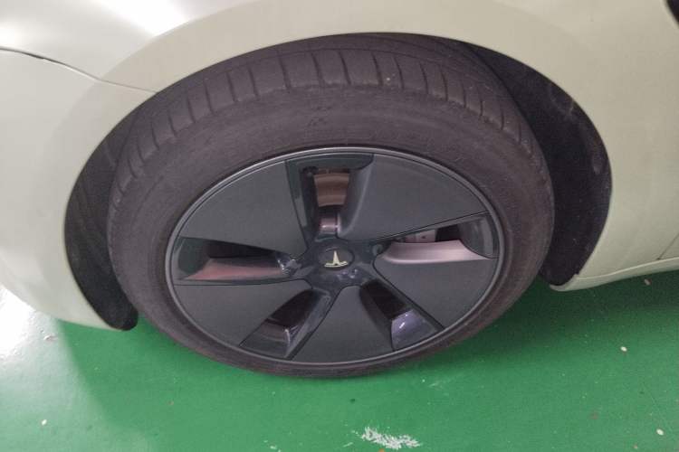 Used Tesla Model 3 2022 Rear-Wheel-Drive Version Left Front Wheel Hub
