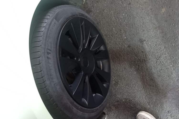Used Tesla Model 3 2022 Rear-Wheel-Drive Version Left Front Wheel Hub
