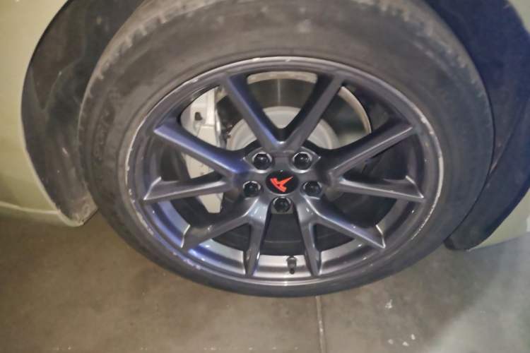 Used Tesla Model 3 2022 Rear-Wheel-Drive Version Right Front Wheel Hub